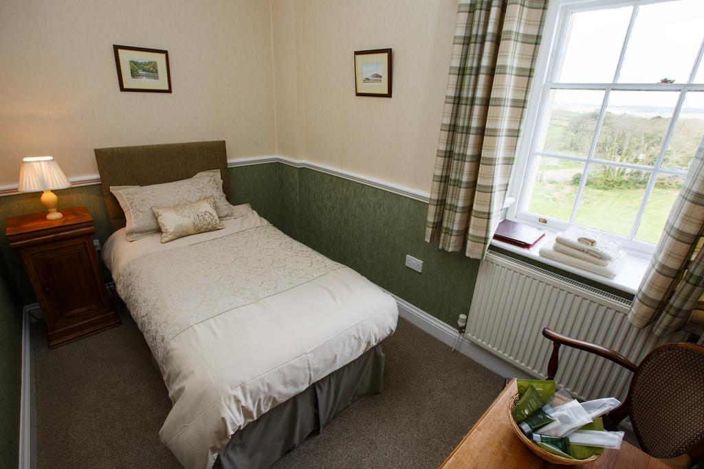 Portclew House Hotel Pembroke Room photo